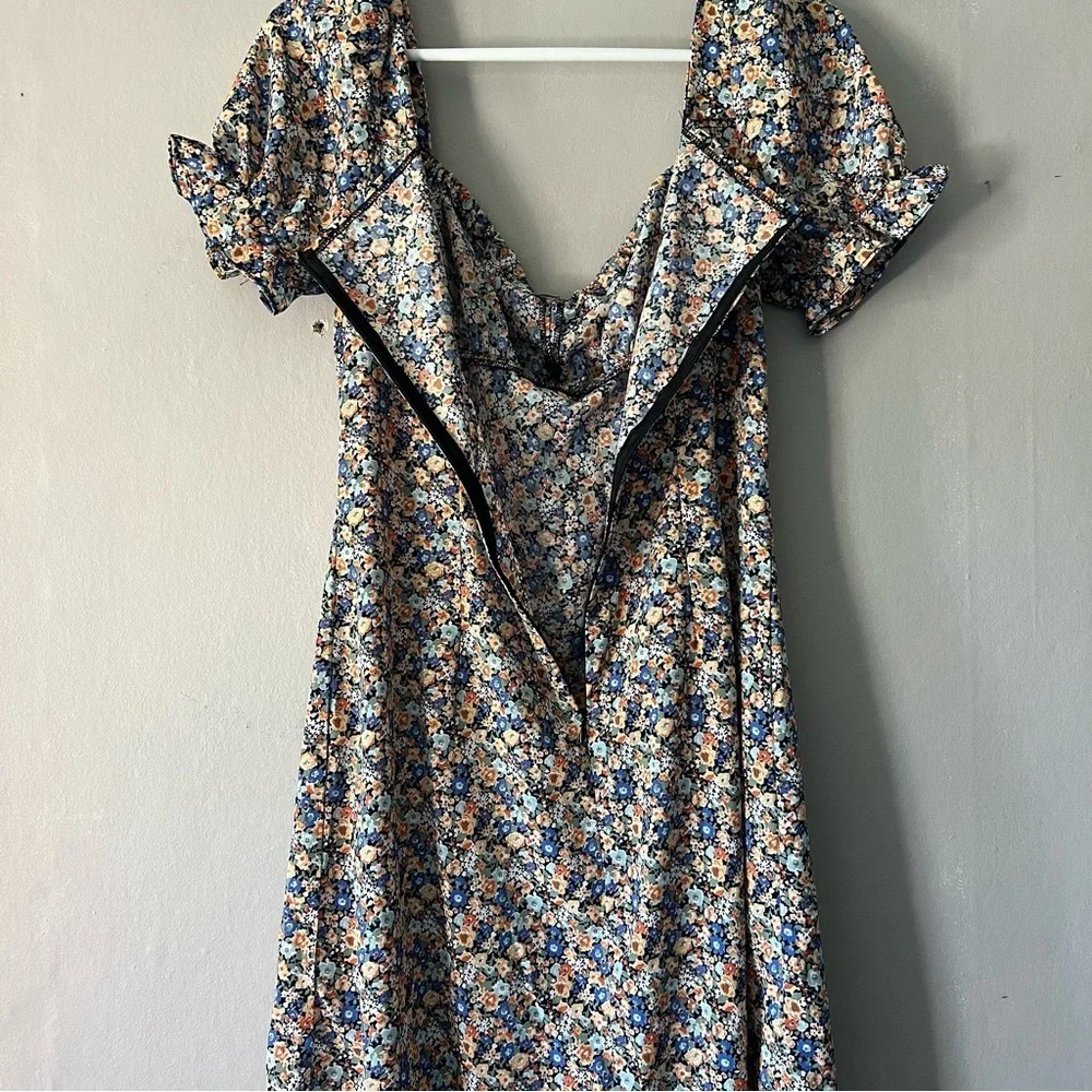 SHEIN Floral Midi Dress Size Medium